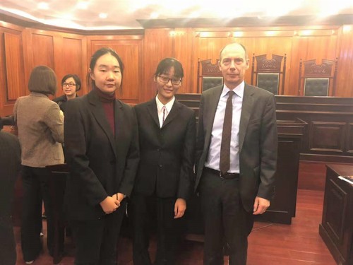 队员与法官合影_20181101095549 队员与法官合影_20181101095549